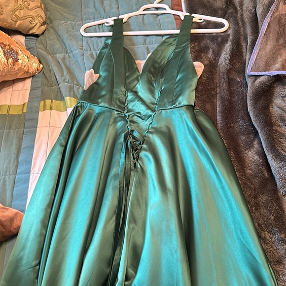 BEAUTIFUL GREEN PROM/ Wedding guest DRESS - Picture 4 of 5